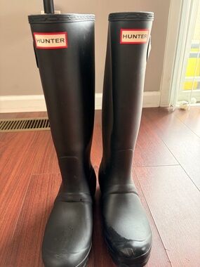 Hunter Tall Black Rubber Rain Boots with Red Logo